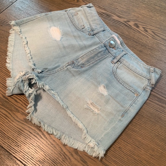 BCBGeneration shorts - Picture 3 of 5